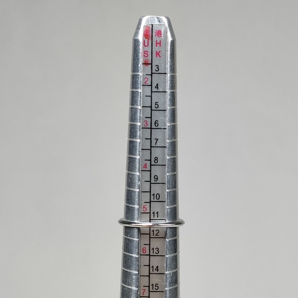 Tiffany and Co. Ring Solitaire Diamond 0.32ct Platinum 3711823 - Picture 6 of 7